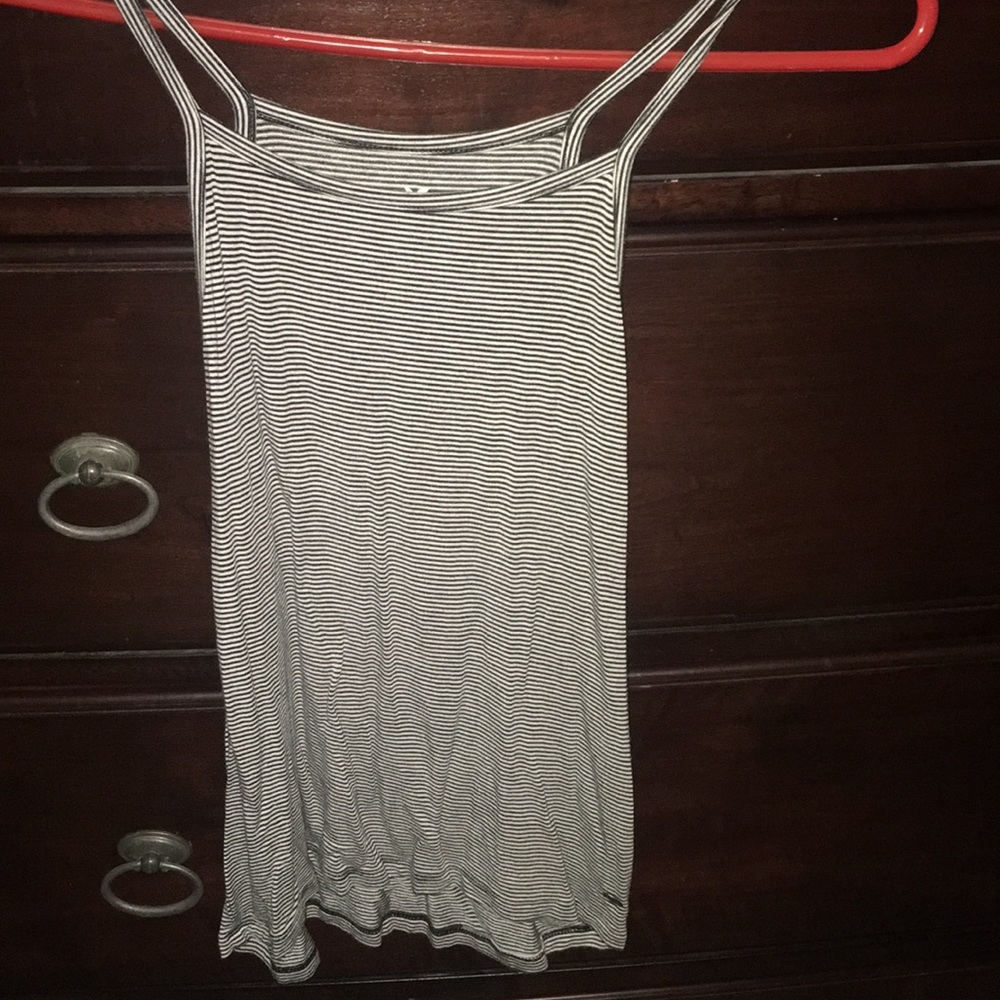 Cropped tight American eagle tee